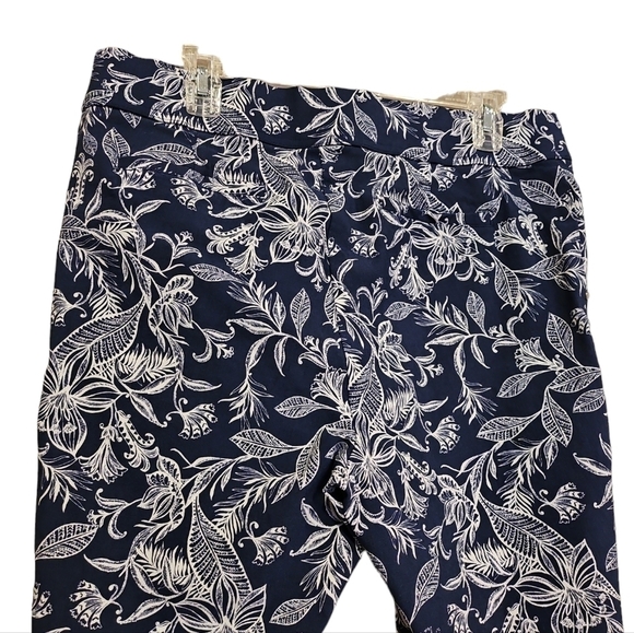 Rafaella Comfort Capri Blue & White Floral Viscose Size 16 - Picture 5 of 7